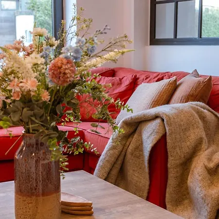 Romantic Modern Get-away In Old Center With Large Terrace בית נופש קנוקה-הייסט