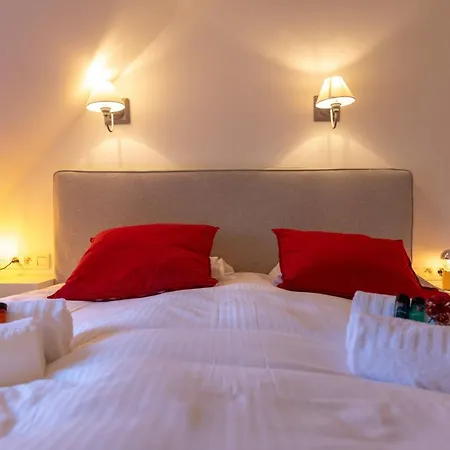 בית נופש Romantic Modern Get-away In Old Center With Large Terrace *