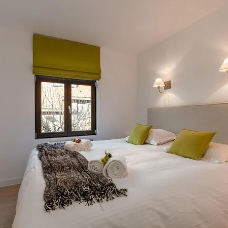 Romantic Modern Get-away In Old Center With Large Terrace Hébergement de vacances